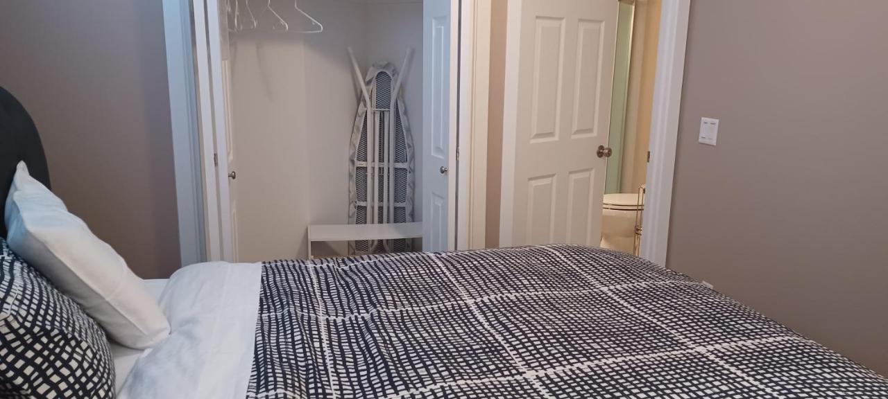 680 Sq Ft Private Space With Ensuite Bathroom YYC Kültér fotó